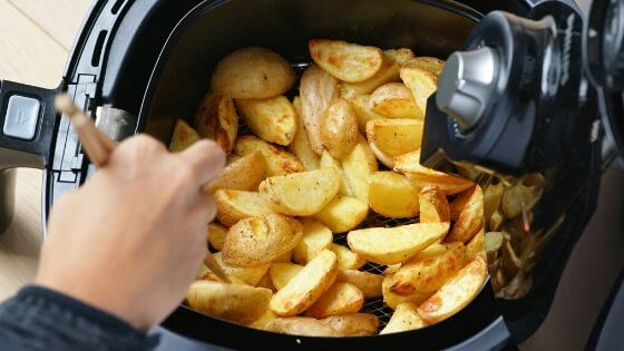 https://budgetingforbliss.com/wp-content/uploads/2020/04/Air-fryer-potatoes.jpg