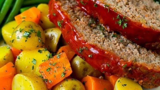 Meatloaf with glaze and vegetables