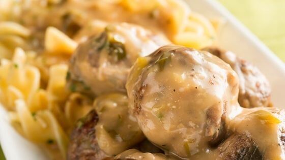 meatballs in gravy with egg noodles