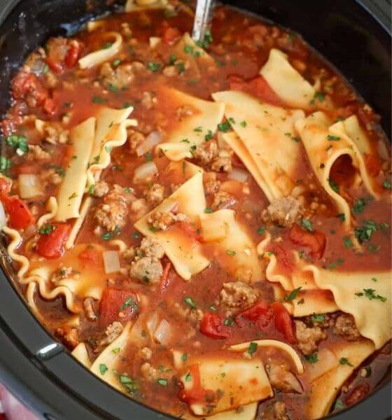 Lasagna soup in slow cooker