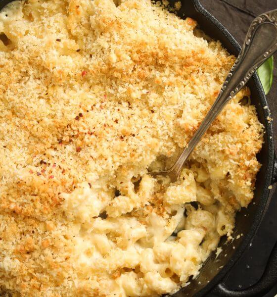 Macaroni and Cheese in Skillet with bread crumbs on top