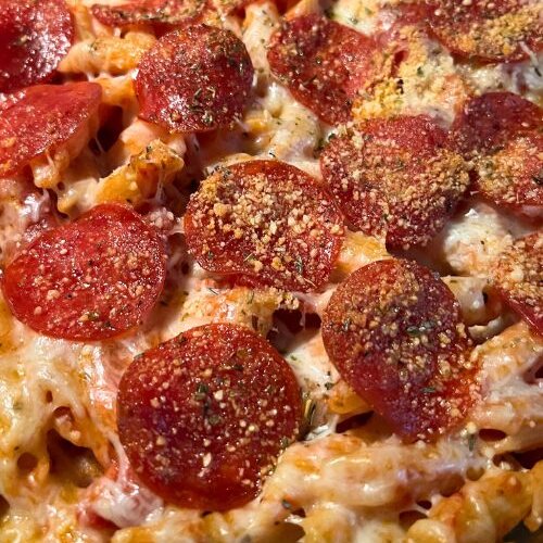 picture of pepperoni pasta pizza casserole